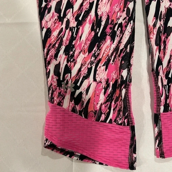 Under Armour M Pink Printed Capri Training Leggings 1248730 excellent condition - Picture 2 of 5